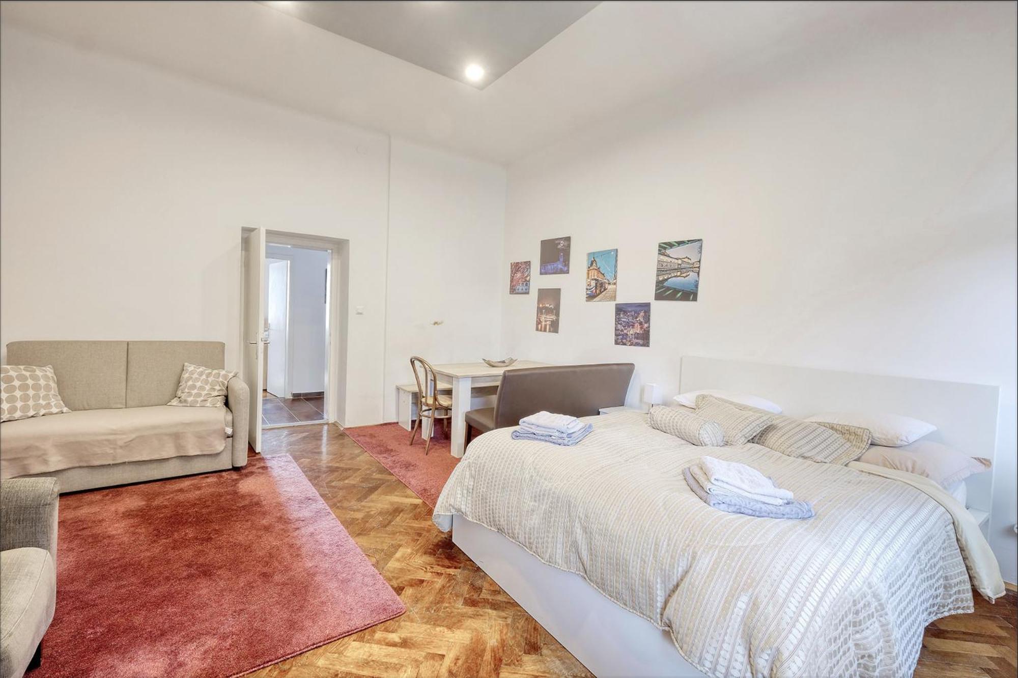 Nick & Klaras Central Apartments リュブリャナ エクステリア 写真